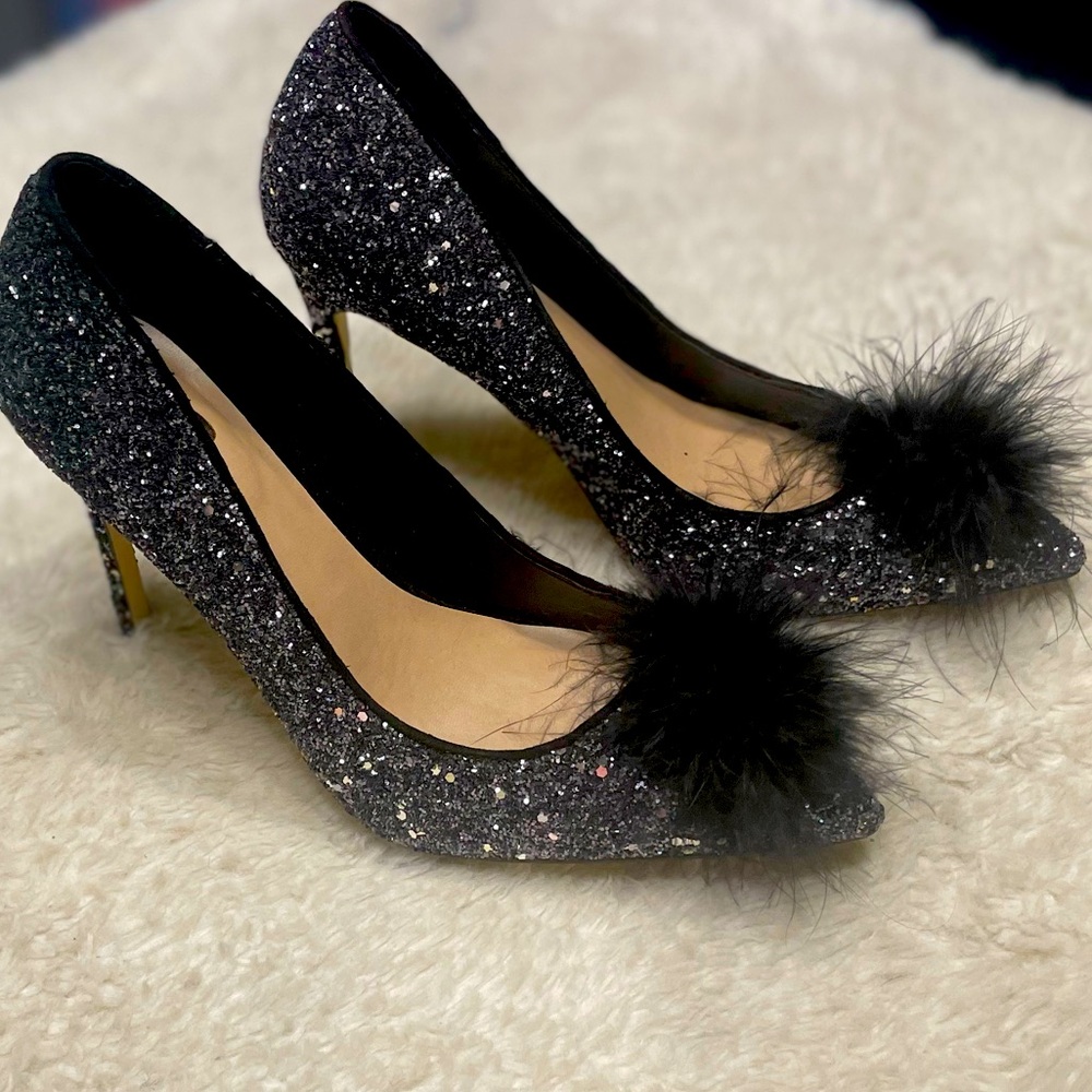 Sparkle in Black & Silver! Women Size 8.5| Mix No.6